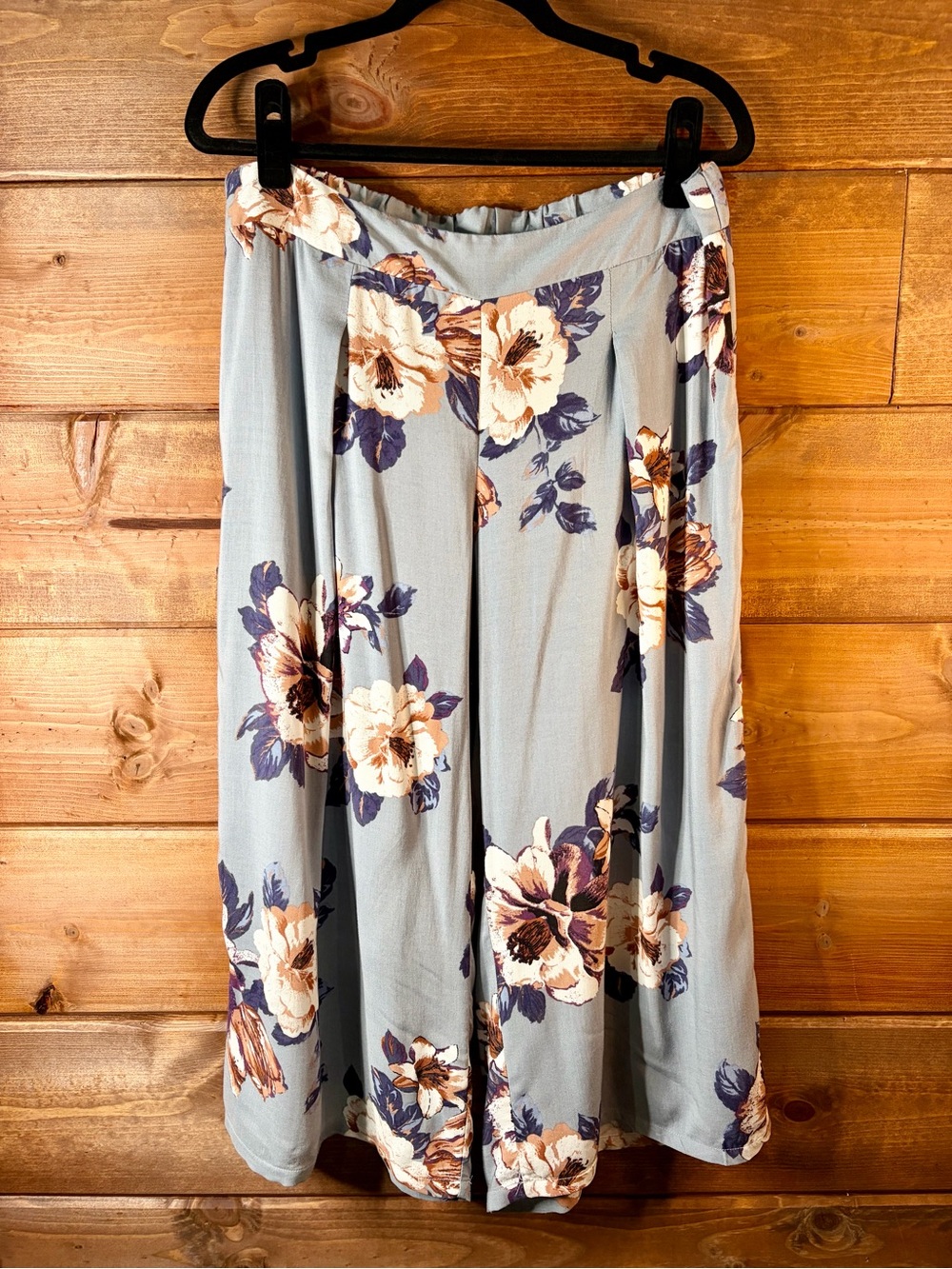 Gypsies & Moondust Powder Blue Floral Cropped Pants Size Large
